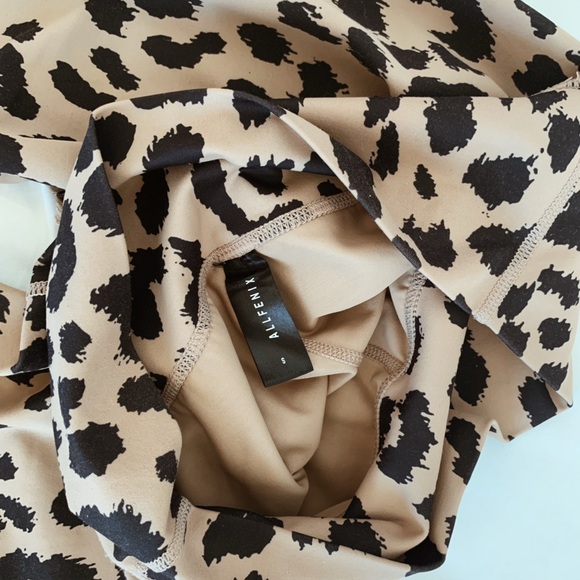 All Fenix Cheetah Print Yoga Leggings - size small - Picture 3 of 12